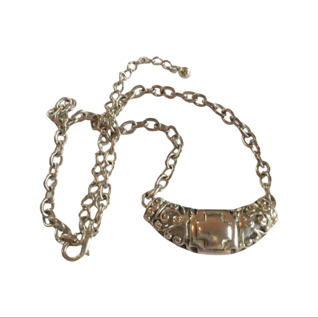Silver Tone Choker Cross Necklace Silver Tone Choker Cross Necklace